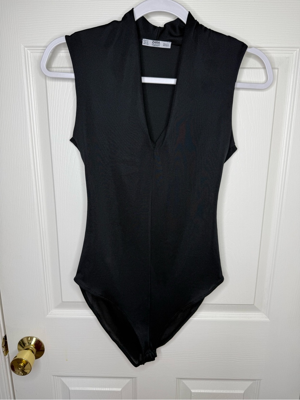 Zara Black Deep V-Neck Sleeveless Bodysuit – Size M